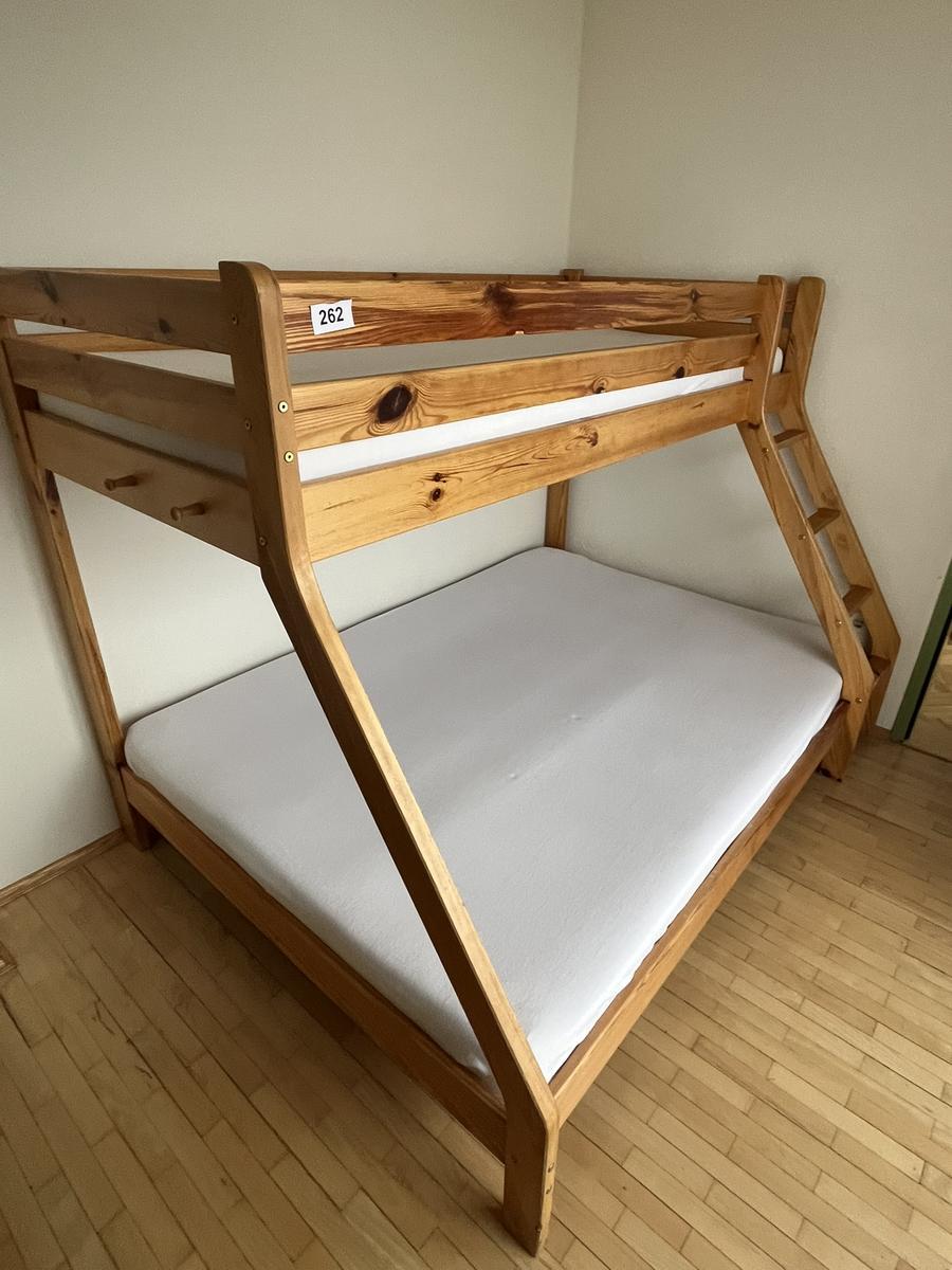 Stockbett ca. 140/90/152 cm?d=2025-12-14 16:05:17