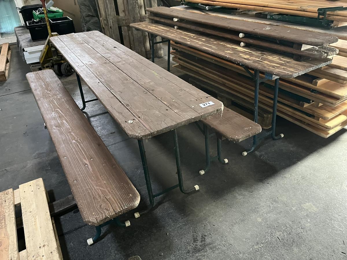 2 St&uuml;ck Heurigen Garnituren 2 Tische und 4 B&auml;nke?d=2025-12-17 11:18:07