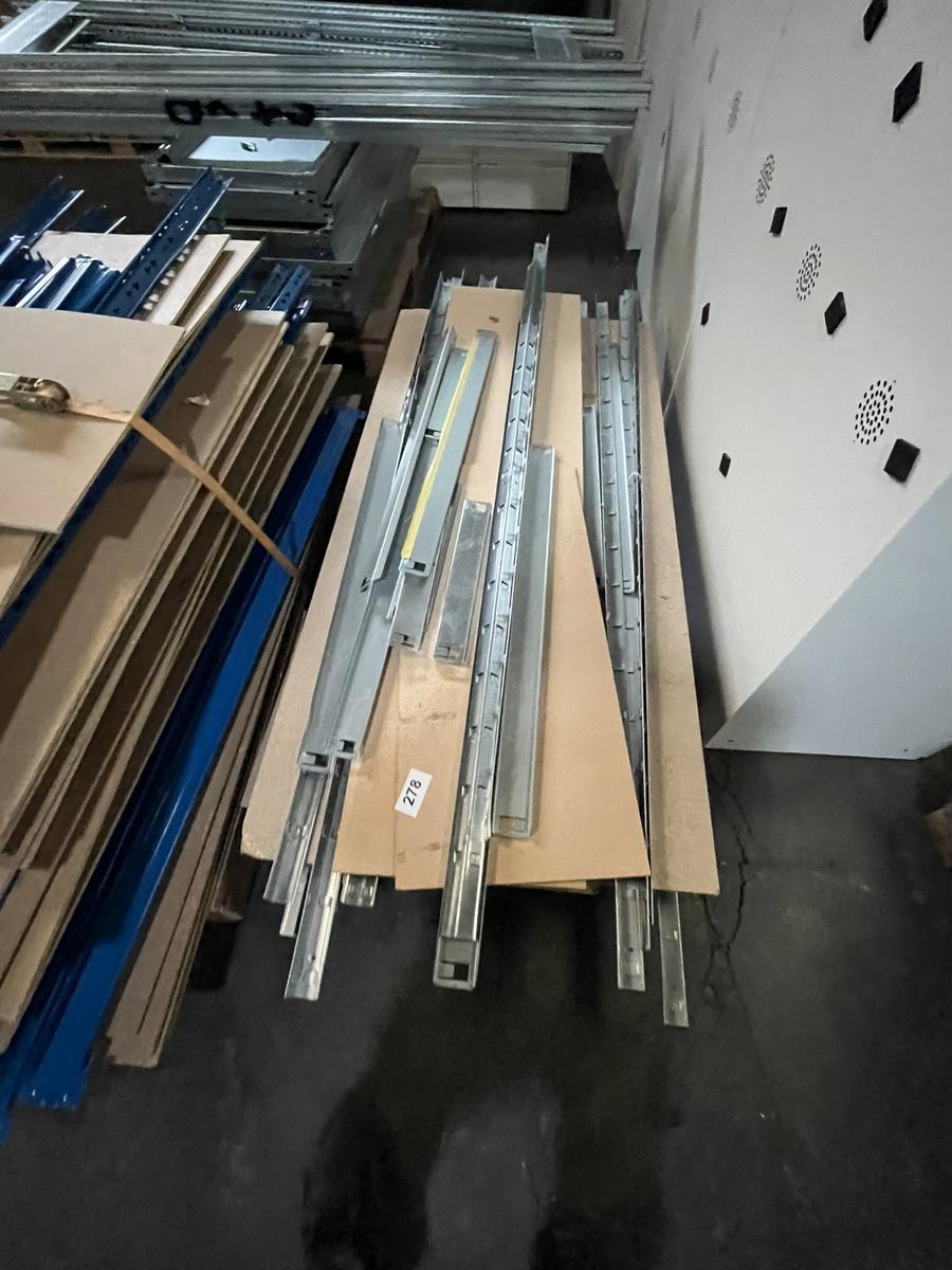 Lagerregal, 4.8 lfm x 60cm x 180cm und 90x40x180cm?d=2025-12-17 09:40:34