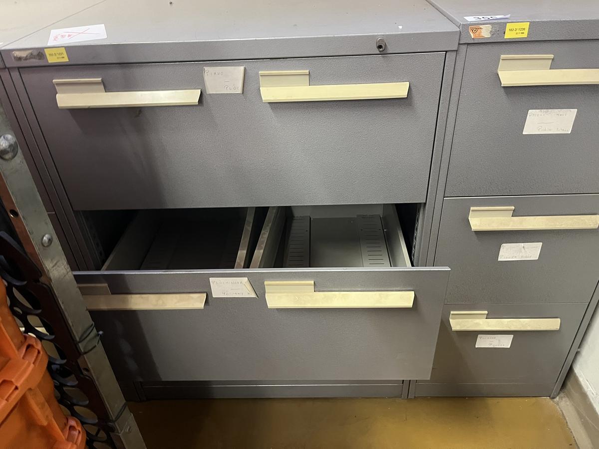 Blech - Werkzeugschrank mit 3 Auszugsladen, 104x81x68cm