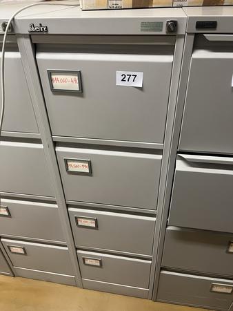 Blech - Werkzeugschrank mit 4 Auszugsladen, 133x40x62cm Blech - Werkzeugschrank mit 4 Auszugsladen, 133x40x62cm