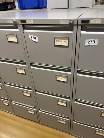 Blech - Werkzeugschrank mit 4 Auszugsladen, 133x40x62cm Blech - Werkzeugschrank mit 4 Auszugsladen, 133x40x62cm