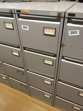 Blech - Werkzeugschrank mit 4 Auszugsladen, 133x40x62cm Blech - Werkzeugschrank mit 4 Auszugsladen, 133x40x62cm