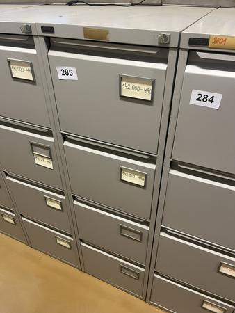 Blech - Werkzeugschrank mit 4 Auszugsladen, 133x40x62cm Blech - Werkzeugschrank mit 4 Auszugsladen, 133x40x62cm