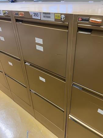 Blech - Werkzeugschrank mit 3 Auszugsladen, 140x52x65cm Blech - Werkzeugschrank mit 3 Auszugsladen, 140x52x65cm