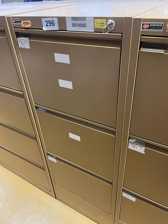 Blech - Werkzeugschrank mit 3 Auszugsladen, 140x52x65cm Blech - Werkzeugschrank mit 3 Auszugsladen, 140x52x65cm