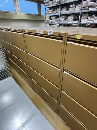 Blech - Werkzeugschrank mit 3 Auszugsladen, 140x52x65cm Blech - Werkzeugschrank mit 3 Auszugsladen, 140x52x65cm