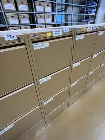 Blech - Werkzeugschrank mit 3 Auszugsladen, 140x80x65cm Blech - Werkzeugschrank mit 3 Auszugsladen, 140x80x65cm