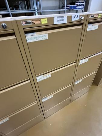 Blech - Werkzeugschrank mit 3 Auszugsladen, 140x80x65cm Blech - Werkzeugschrank mit 3 Auszugsladen, 140x80x65cm