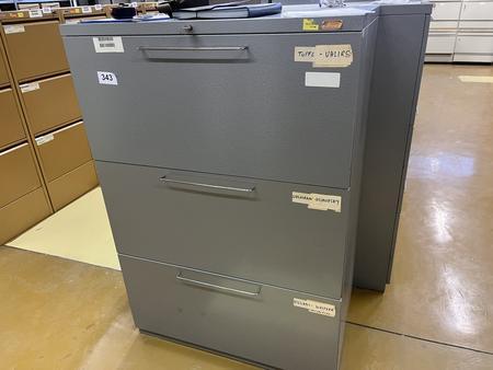 Blech - Werkzeugschrank mit 3 Auszugsladen, 92x64x135cm Blech - Werkzeugschrank mit 3 Auszugsladen, 92x64x135cm