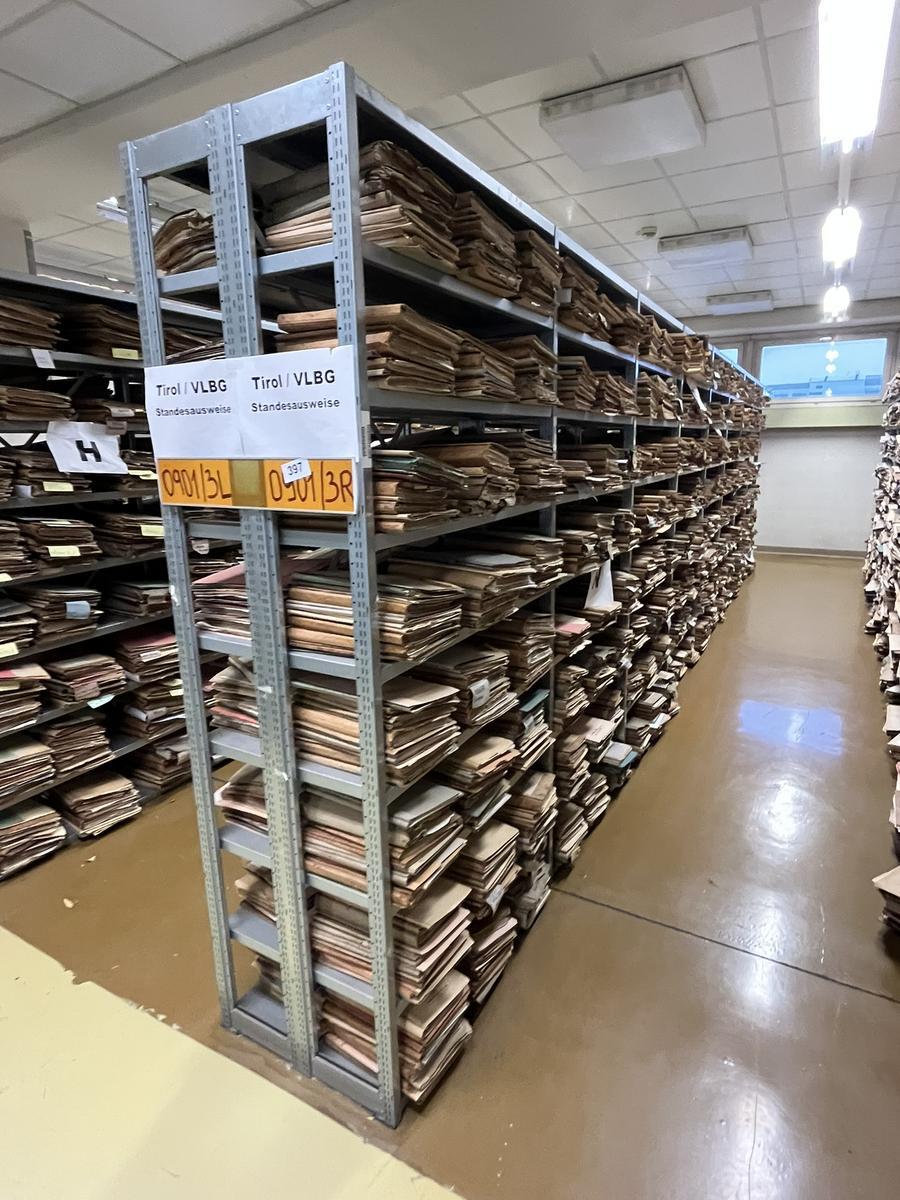 ca. 7.8 Laufmeter Steckregalanlage mit Fachb&ouml;den, 60cm tief, 224cm hoch?d=2025-12-18 20:50:39