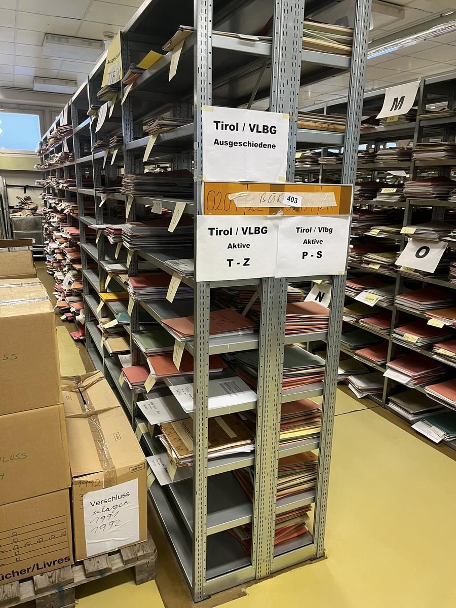 ca. 7.8 Laufmeter Steckregalanlage mit Fachb&ouml;den, 60cm tief, 224cm hoch?d=2025-12-18 20:51:42