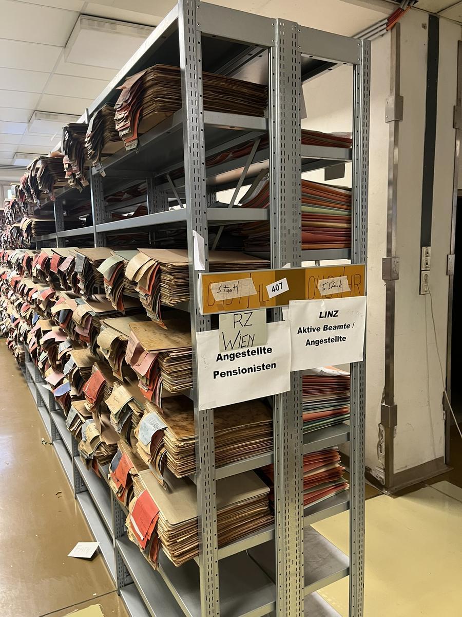 ca. 7.8 Laufmeter Steckregalanlage mit Fachb&ouml;den, 60cm tief, 224cm hoch?d=2025-12-18 20:50:40