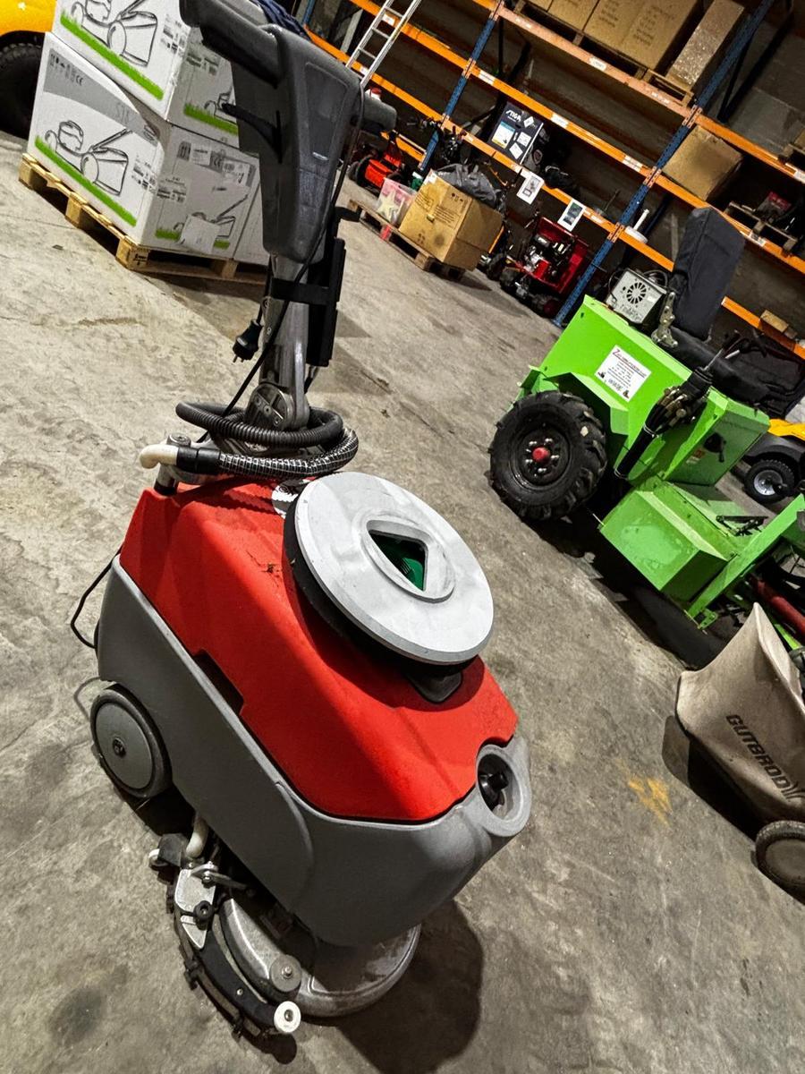 Putzmaschine?d=2026-01-22 22:22:22