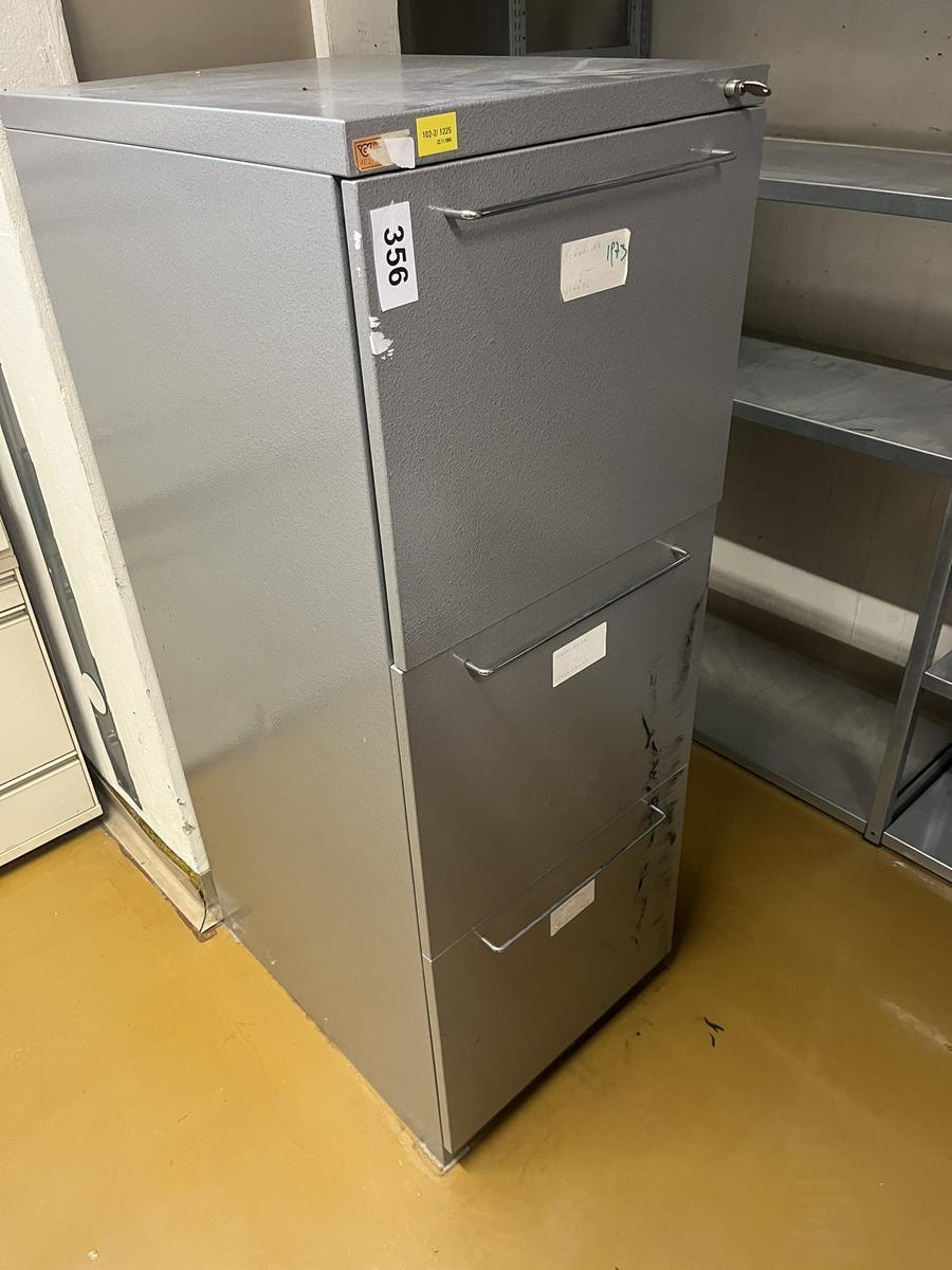 Blech - Werkzeugschrank mit 3 Auszugsladen, 104x42x68cm?d=2026-01-10 05:40:09