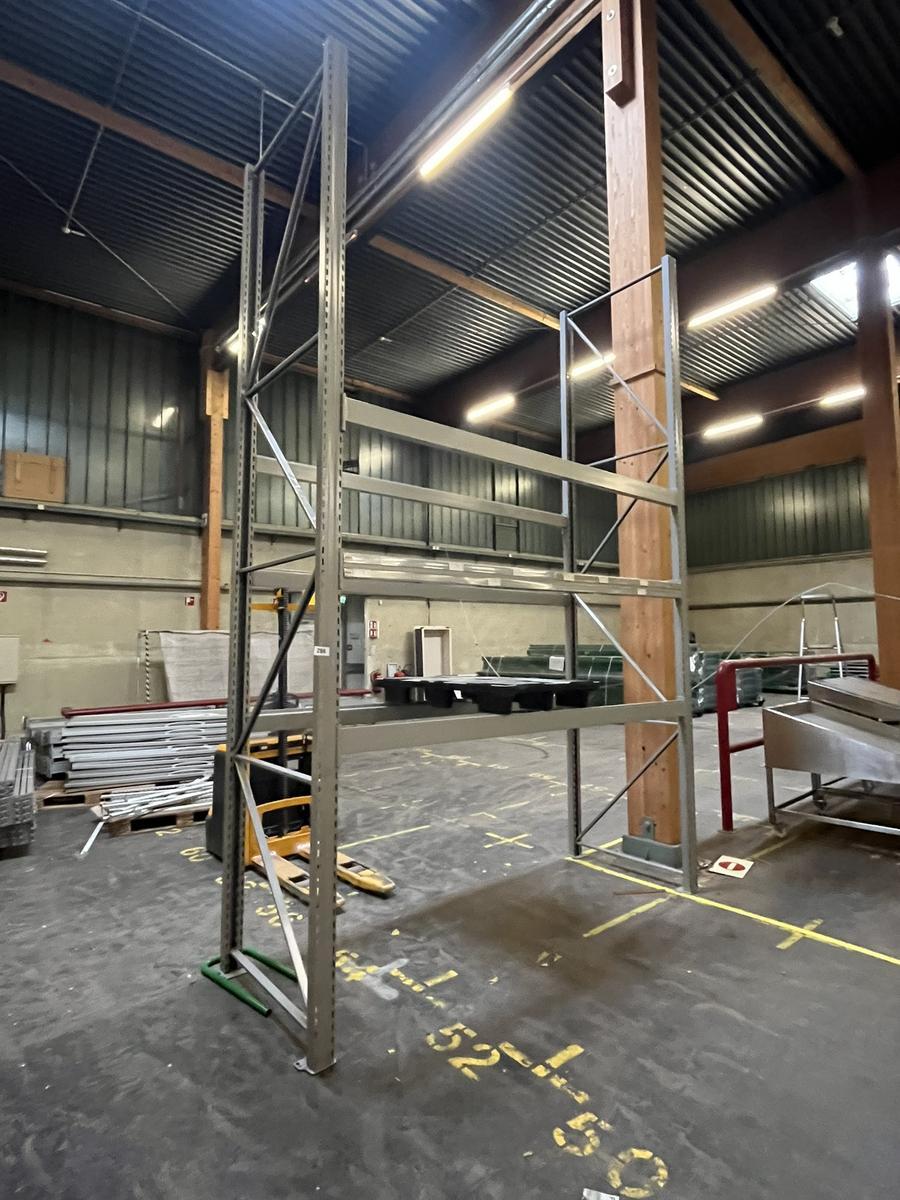 29.7 Laufmeter Schwerlastregale, ca. 4500x1050mm, ca. 132 Palettenpl&auml;tze, Nutzlast 1000kg pro Palette, 66 Balken 270cm, 12 Stk. Steher 450cm?d=2026-01-13 17:46:53