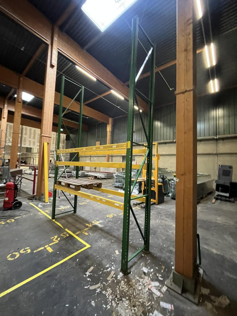 27 Laufmeter Schwerlastregale, ca. 4500x800mm, ca. 80 Palettenpl&auml;tze, Nutzlast 1000kg pro Palette, 60 Balken 270cm, 11 Stk. Steher 450cm?d=2026-01-13 17:50:35