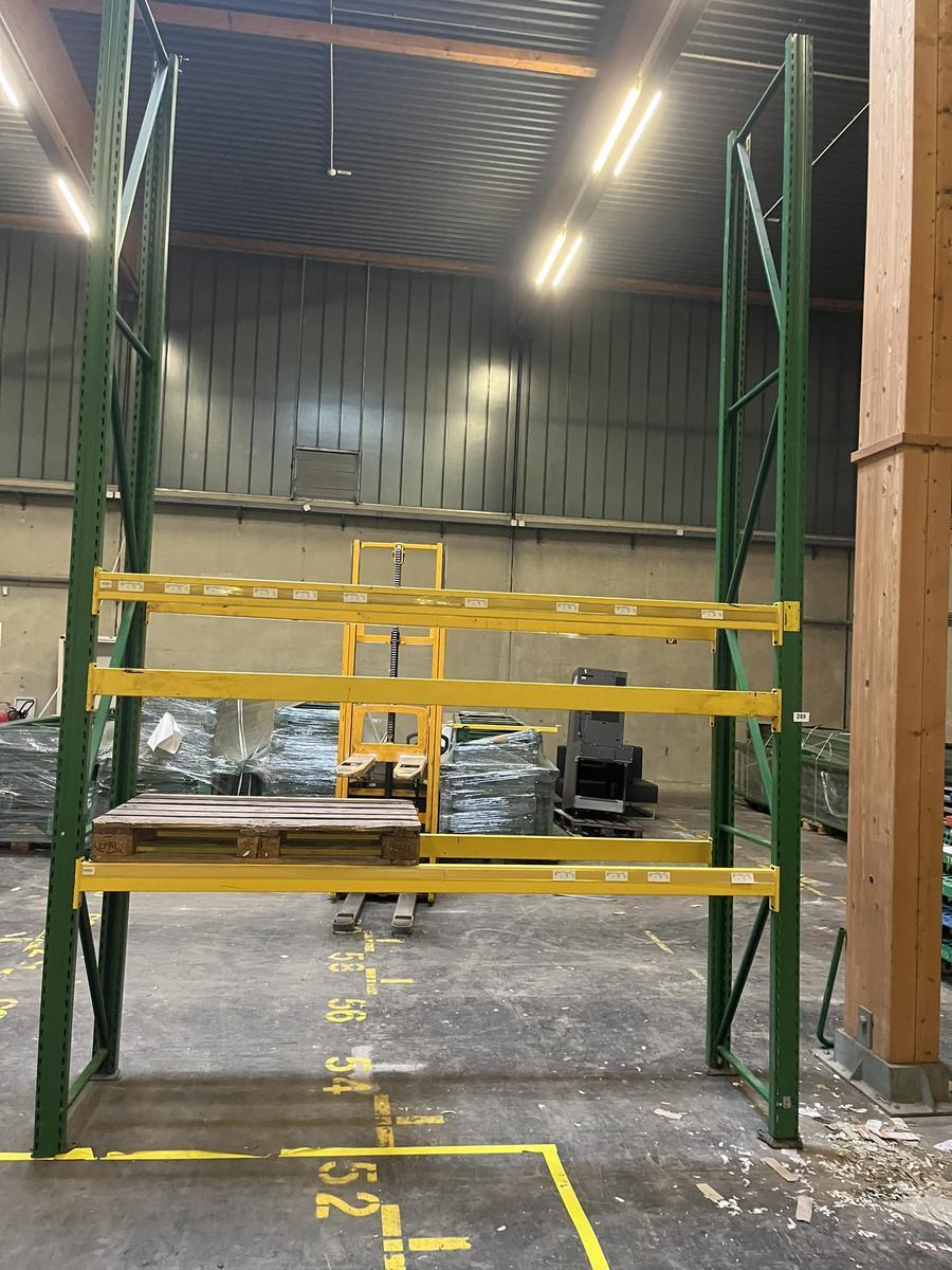 27 Laufmeter Schwerlastregale, ca. 4500x800mm, ca. 80 Palettenpl&auml;tze, Nutzlast 1000kg pro Palette, 60 Balken 270cm, 11 Stk. Steher 450cm?d=2026-01-13 17:46:59