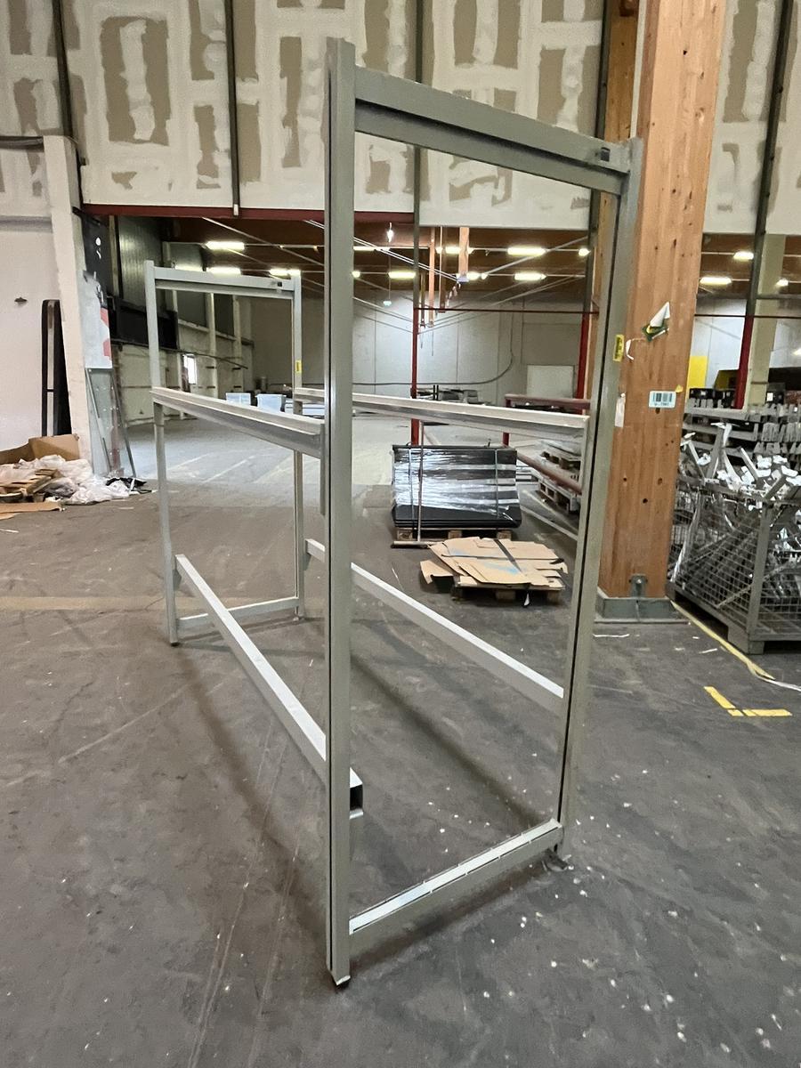 ca. 18 Laufmeter Regalanlage, 10 Stk. Regalsteher, ca. 2600x950x2200mm, Auflagebreite ca. 900mm, 36 Stk. Balken?d=2026-01-13 17:45:35