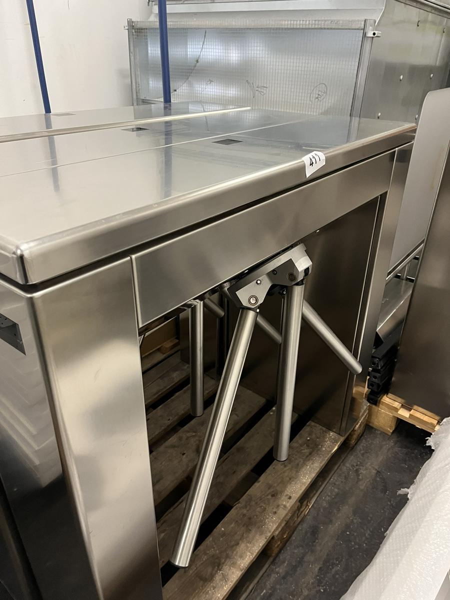 4 Stk. SLOT Drehkreuze - Personenzugangskontrolle & 3 Stk. Module mit Glaswand?d=2026-01-13 17:39:41