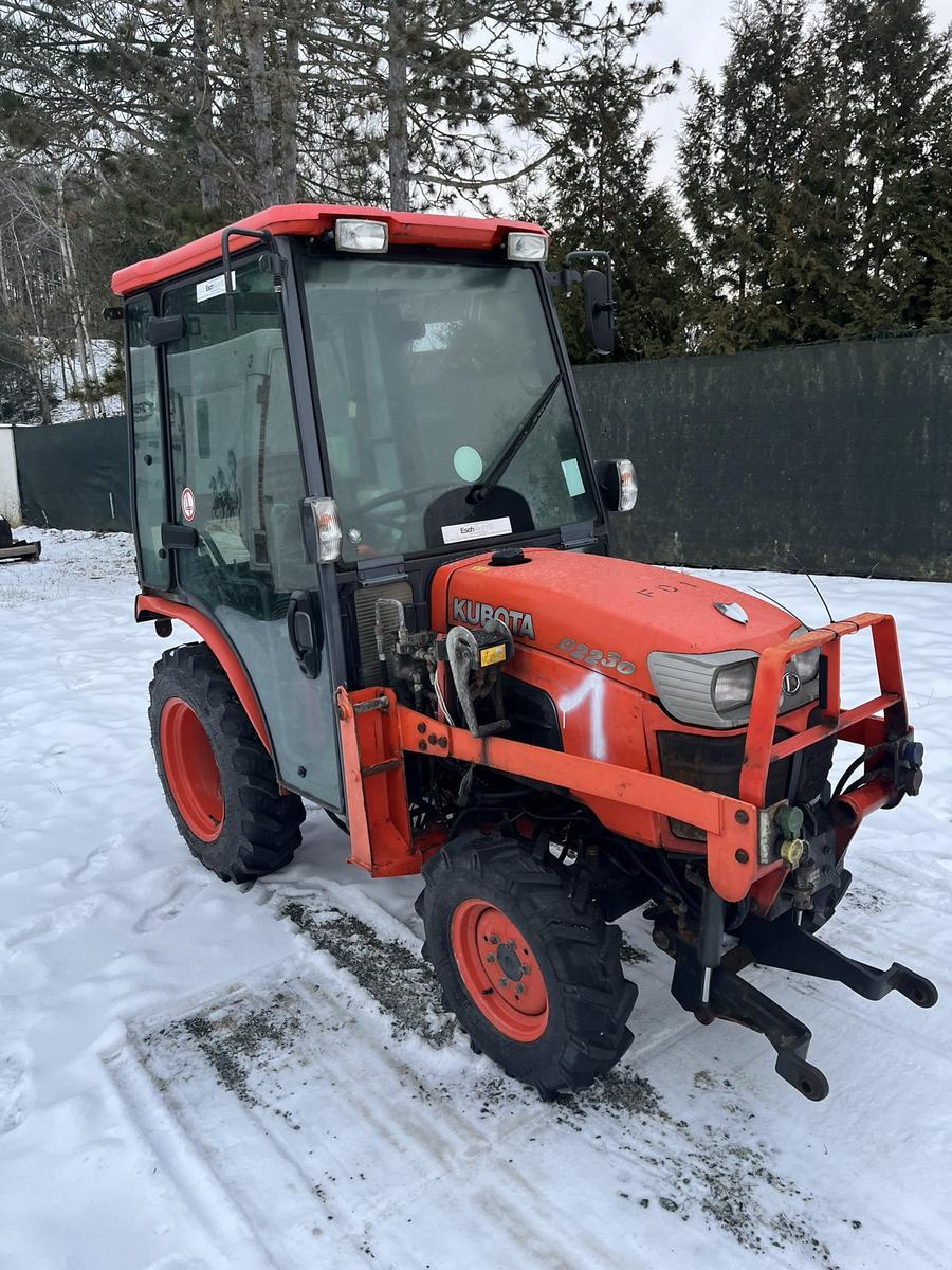 Kubota Traktor B2230, Dieselmotor mit 22PS, Allradantrieb, 1703 Betriebsstunden, keine Papiere (mit 10km/h Tafel keine Zulassung erforderlich)