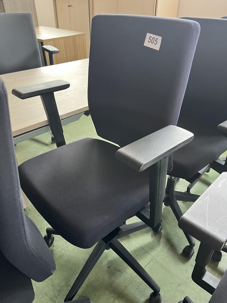 B&uuml;rodrehstuhl mit Armlehne verstellbar schwarz