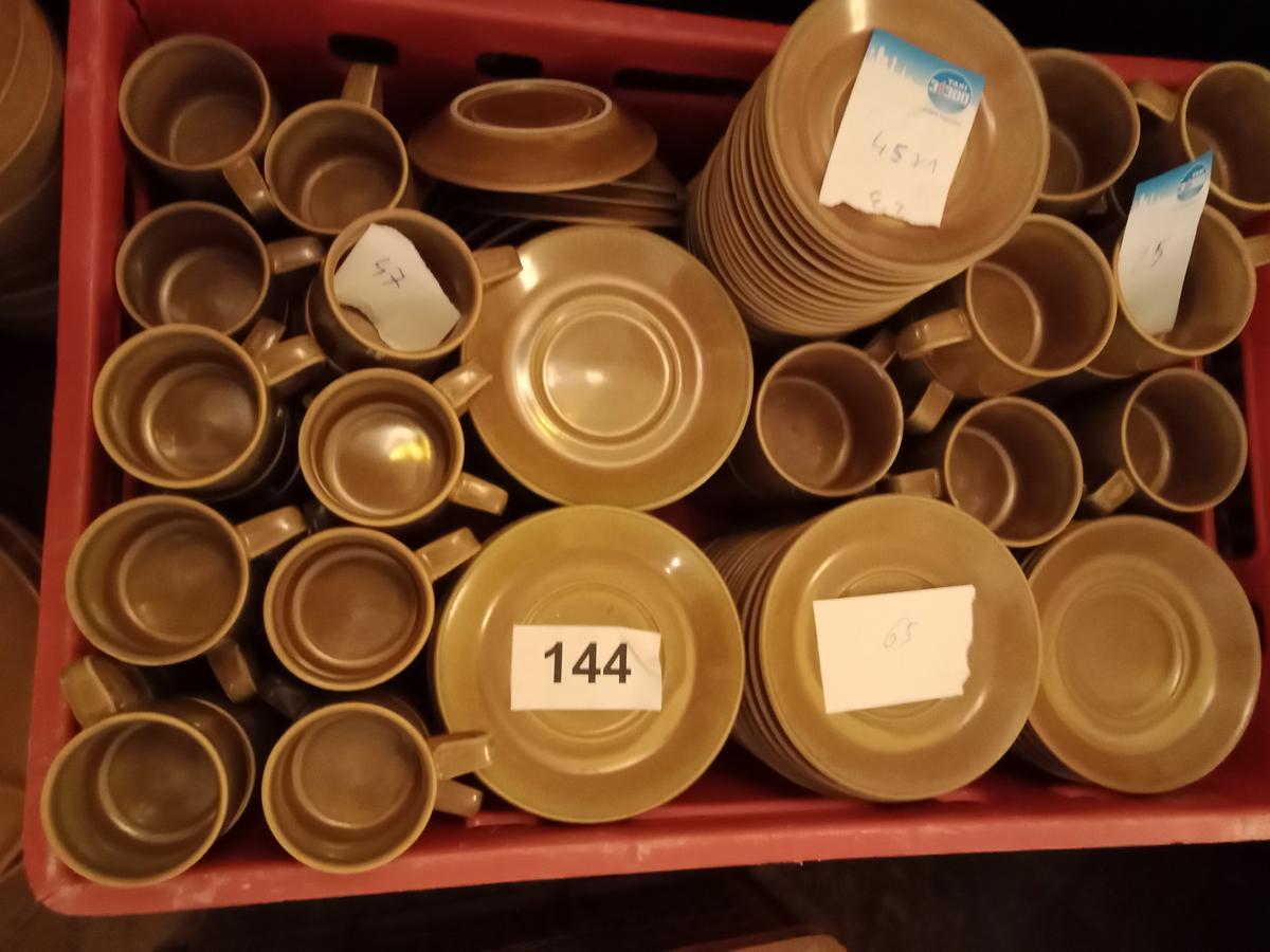 155 teiliges Kaffeegeschirr: 90 Stk.Kaffeetassen , 46 x Mocca