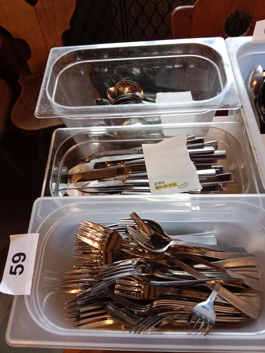 Besteckset: 160 Gabeln,143 Messer , 98 L&ouml;ffel?d=2026-01-29 23:57:11