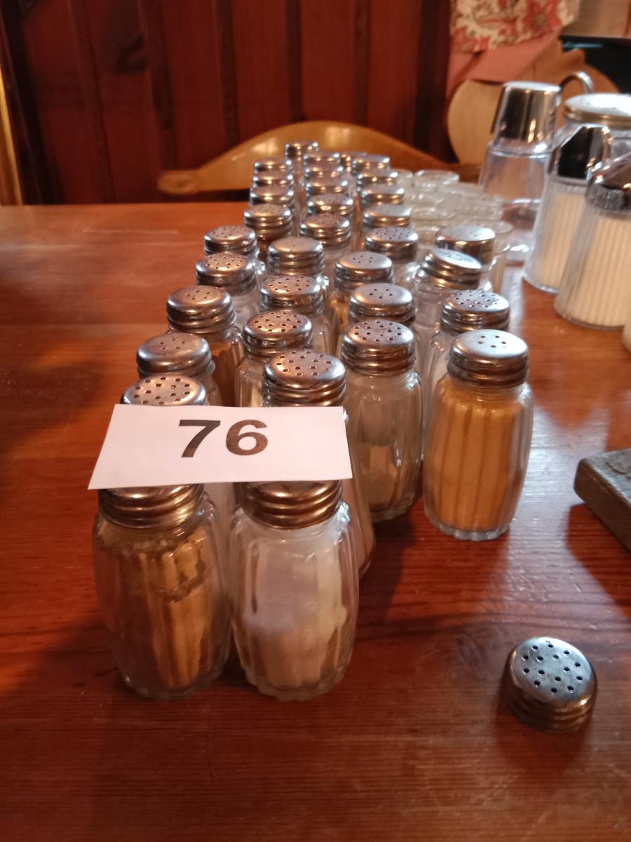 Gro&szlig;posten Menagen / Zuckerstreuer