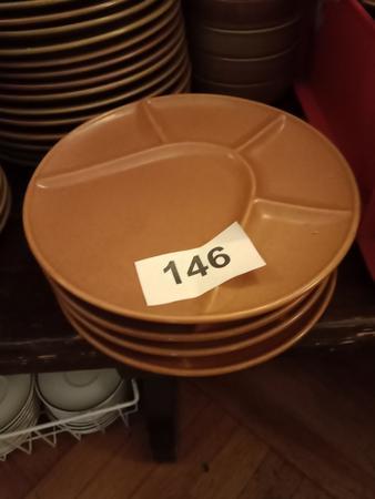 220 Stück Mocca-Tassen mit Untersetzer 220 Stück Mocca-Tassen mit Untersetzer