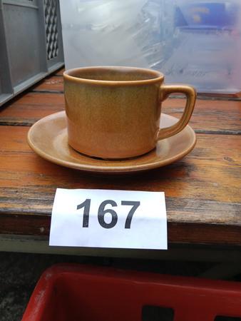 86 Stück Tassen mit Untersetzer 86 Stück Tassen mit Untersetzer