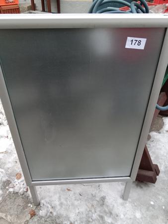 Aufsteller Aufsteller