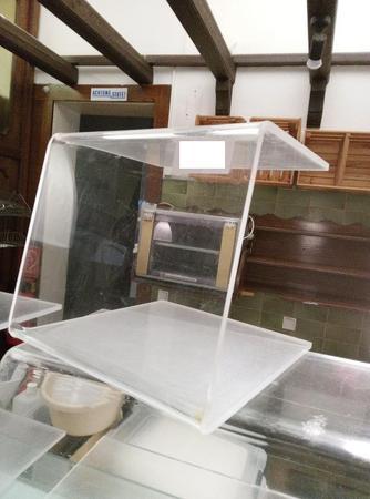 Spuckschutz für Buffet, B 120cm, H 29cm, T 35, Plexiglas Spuckschutz für Buffet, B 120cm, H 29cm, T 35, Plexiglas