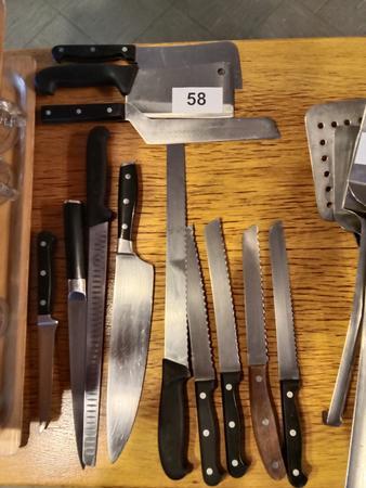 10 teiliges Messerset plus 2 Hackmesser 10 teiliges Messerset plus 2 Hackmesser