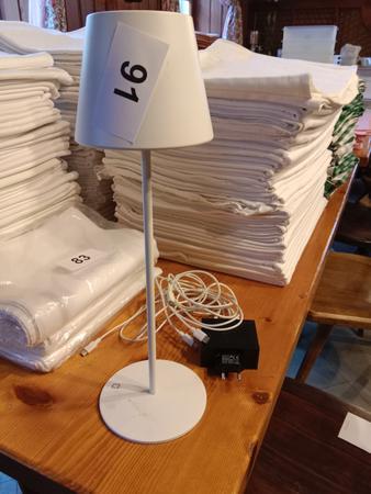 11 Stück Tisch-,Stehlampen mit Akku H:39 cm 11 Stück Tisch-,Stehlampen mit Akku H:39 cm