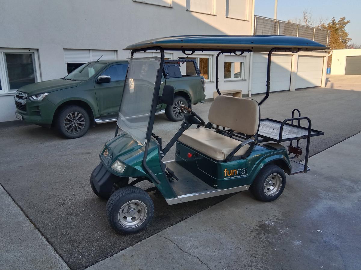 FUNCAR 2 Sitzer mit neuwertigen Batterien, mit Plateau