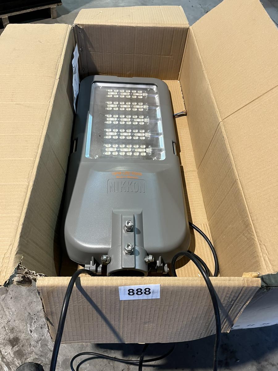 3 St&uuml;ck NIKKON  LED STREET LATERNE neu 190 W?d=2026-01-29 23:57:19