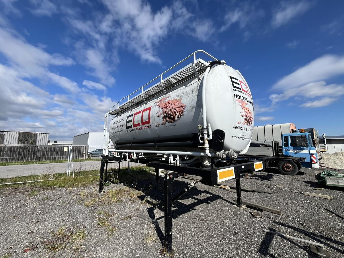 Pellets Wechselaufbau mit Spitzer Silo - Schwingenschl&ouml;gel?d=2026-01-30 23:42:10