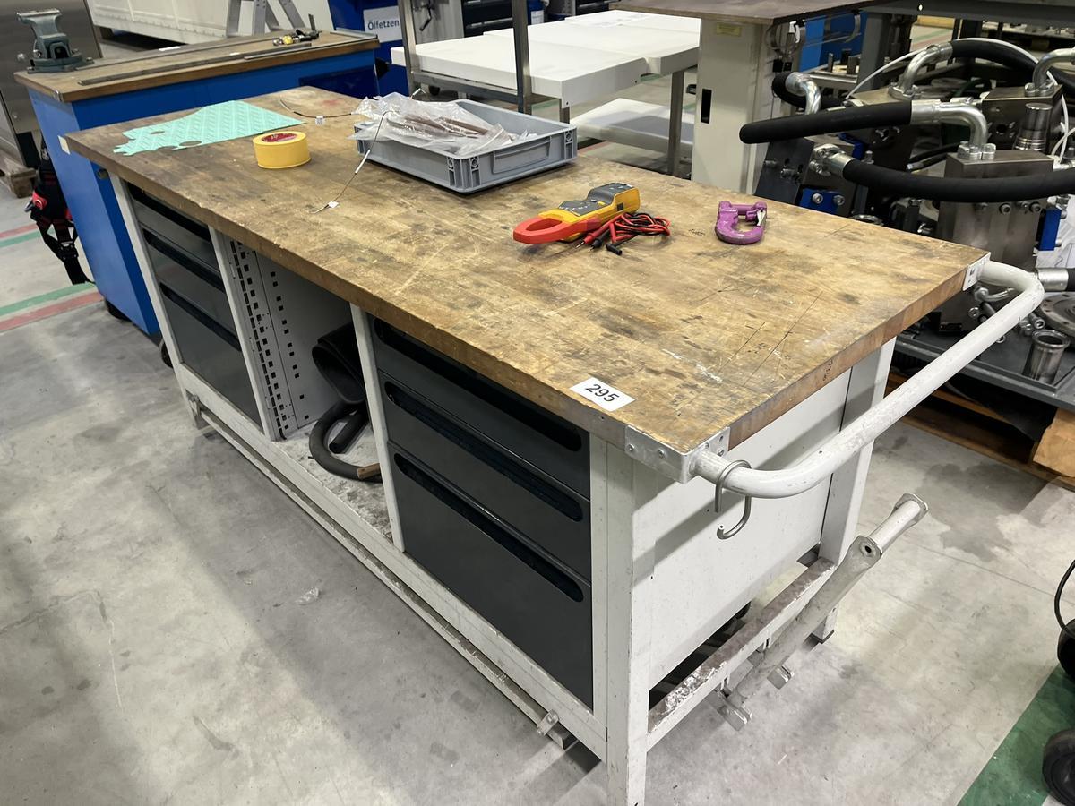 Werkbank mit Massivholzplatte 210/70 cm mit Schraubstock