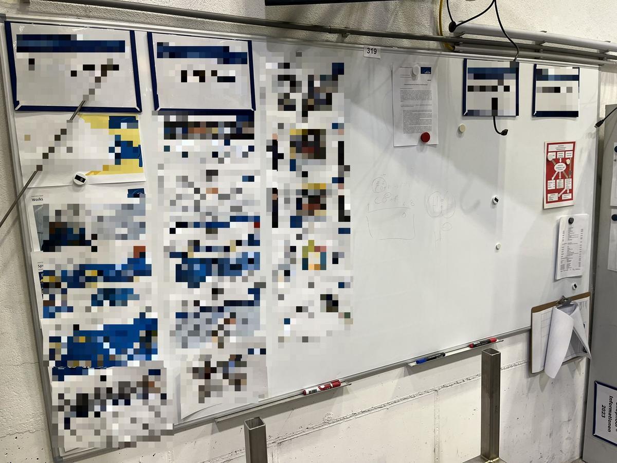 Whiteboard ca. 235/120 cm