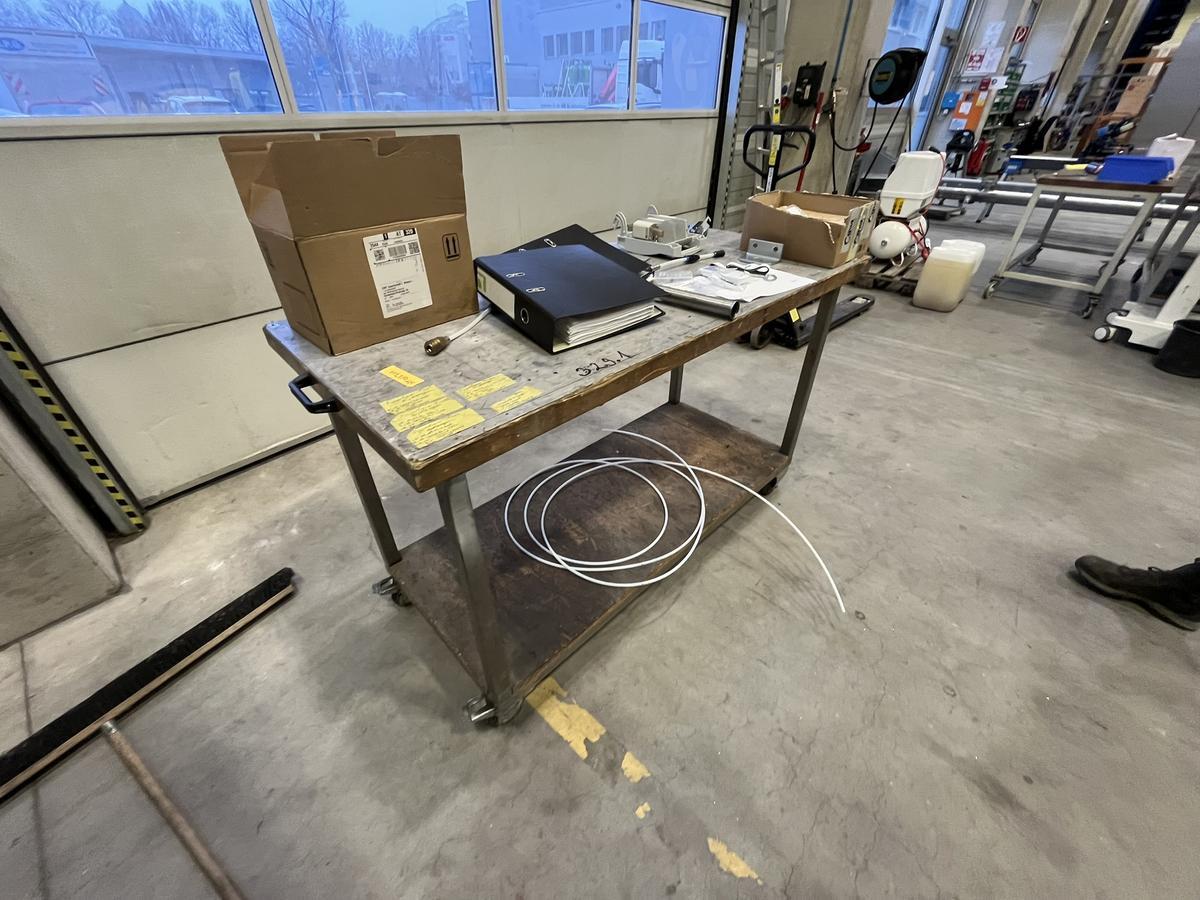 Werktisch mit Massivholzplatte mobil ca. 160/70 cm?d=2026-02-04 03:01:16
