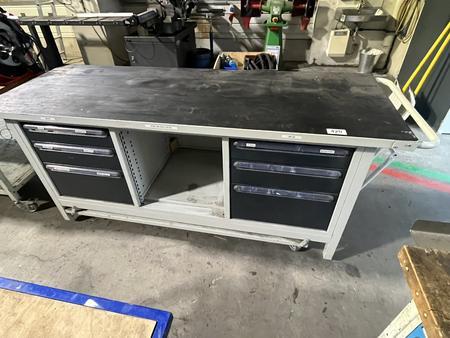 RAU Werkbank mobil ca. 200/70 cm mit 6 Laden RAU Werkbank mobil ca. 200/70 cm mit 6 Laden
