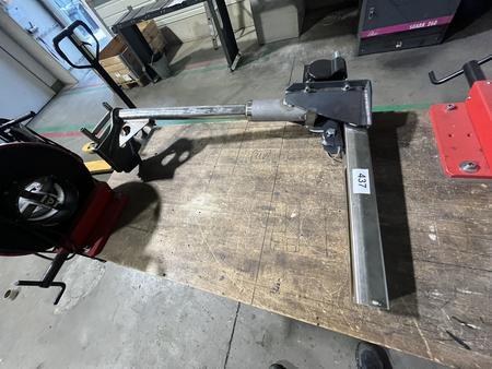 Seilwinde mit Ausleger Zuglast 2.5/2.1 KN , Seil 4 mm Seilwinde mit Ausleger Zuglast 2.5/2.1 KN , Seil 4 mm