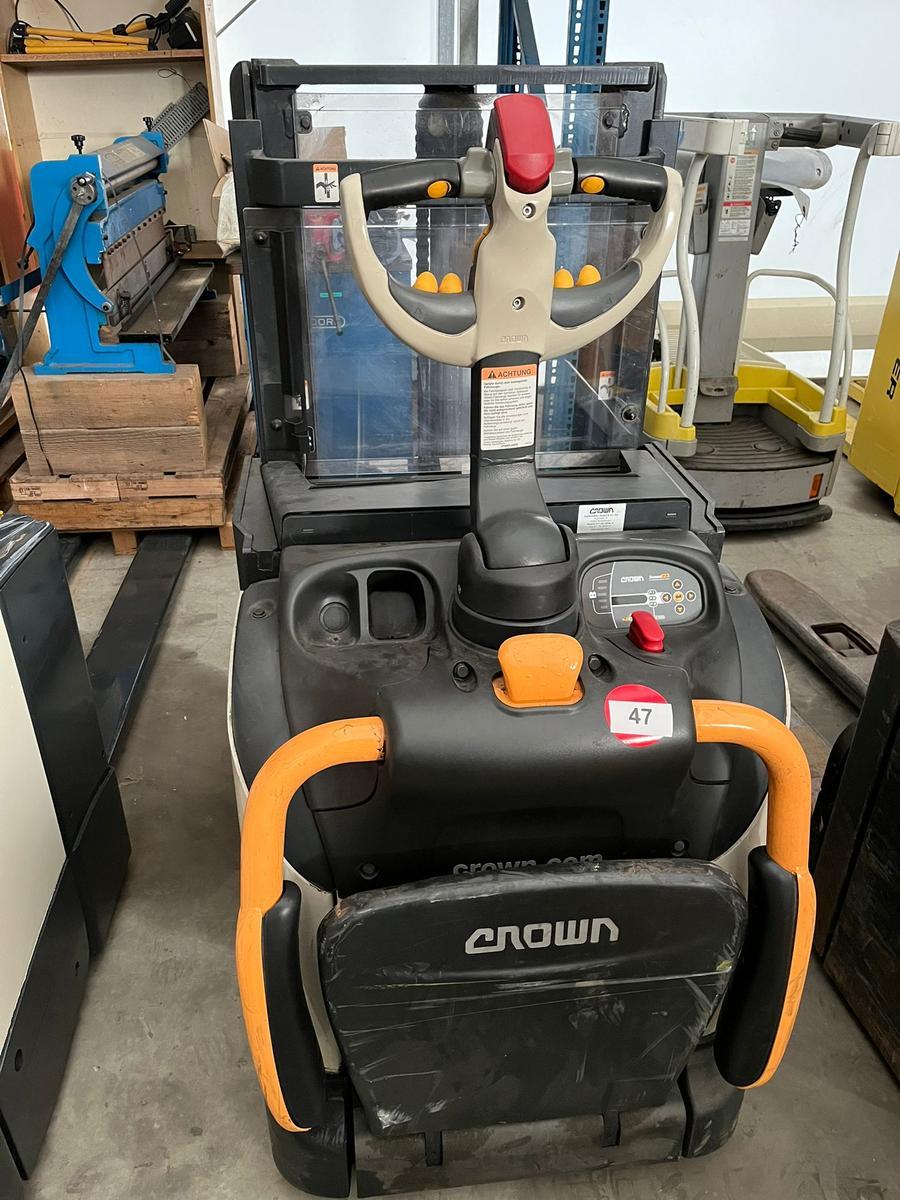 Crown Hubwagen DT3040?d=2026-02-06 00:48:34