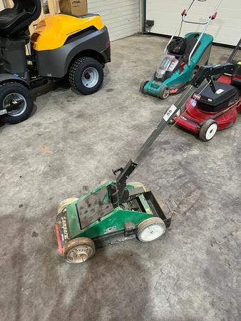 Bodenmarkiermaschine