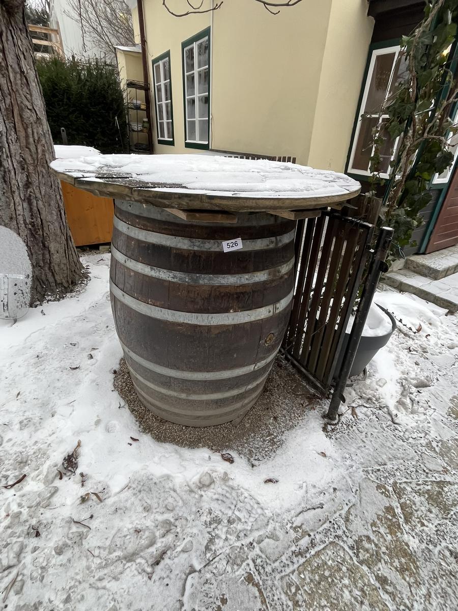 Weinfa&szlig; in Holz mit abnehmbarer Tischplatte ca.120/120 cm