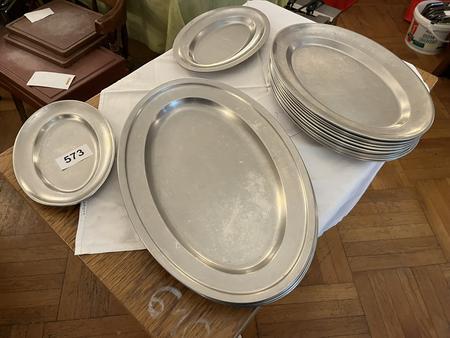 17 St�ck Fleischplatten 29/52 cm