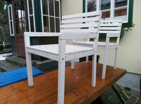 2 Stk St�hle, wei� lackiert, Holz f. Au�enbereich