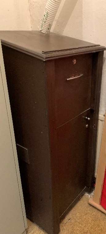 Begr&uuml;&szlig;ungspult, mit Schrankt&uuml;r und Schublade?d=2026-02-17 00:43:44