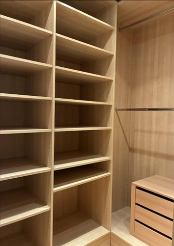 Einbauschrank, linker Teil 140cm breit, 58cm tief, 255cm hoch, rechter Teil 175cm breit, 58cm tief, 255cm hoch?d=2026-02-17 00:45:11